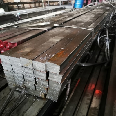 熱鍍鋅扁鋼技術深度解析：從生產(chǎn)工藝到市場應用的全維度指南